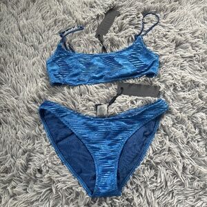 NEW Triangl textured swimsuit set// top:XS bottom:S